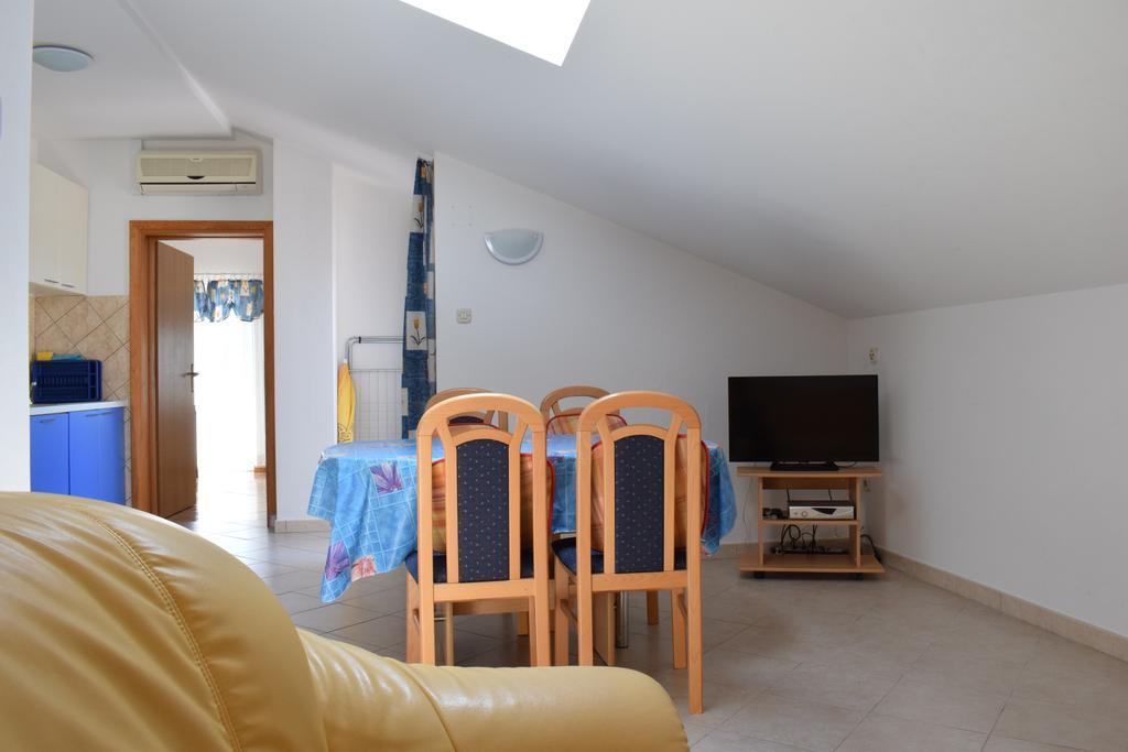 Apartments Green Oasis Malinska Exterior photo