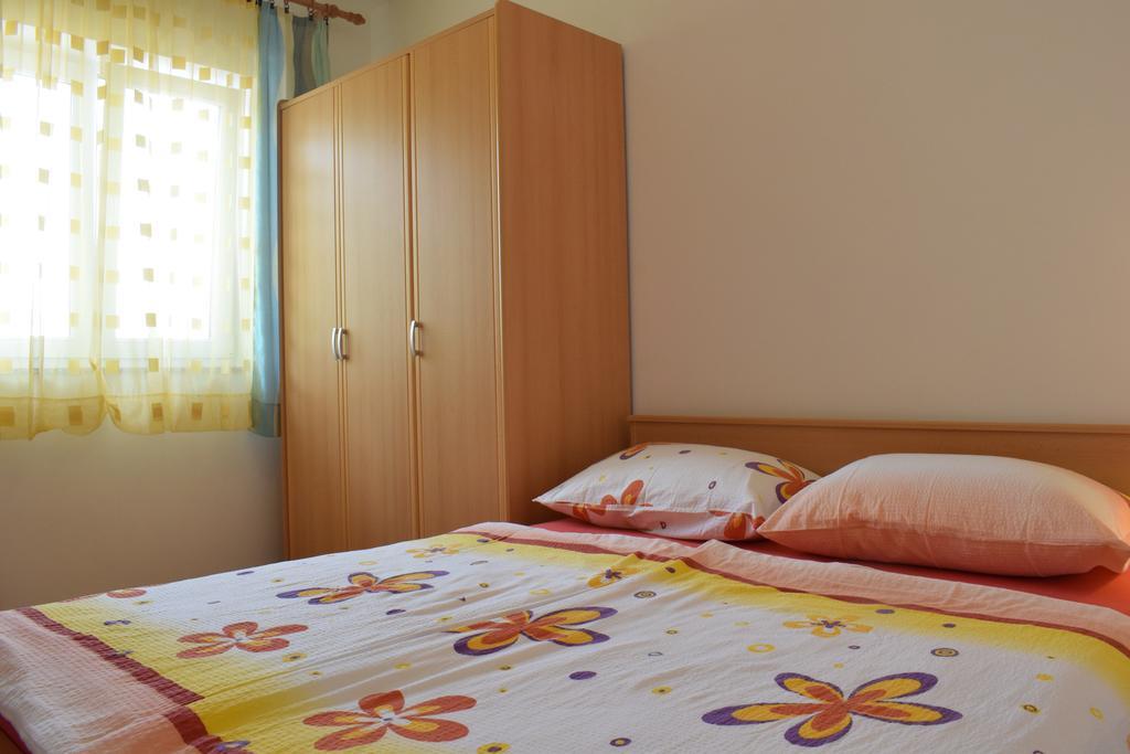Apartments Green Oasis Malinska Exterior photo